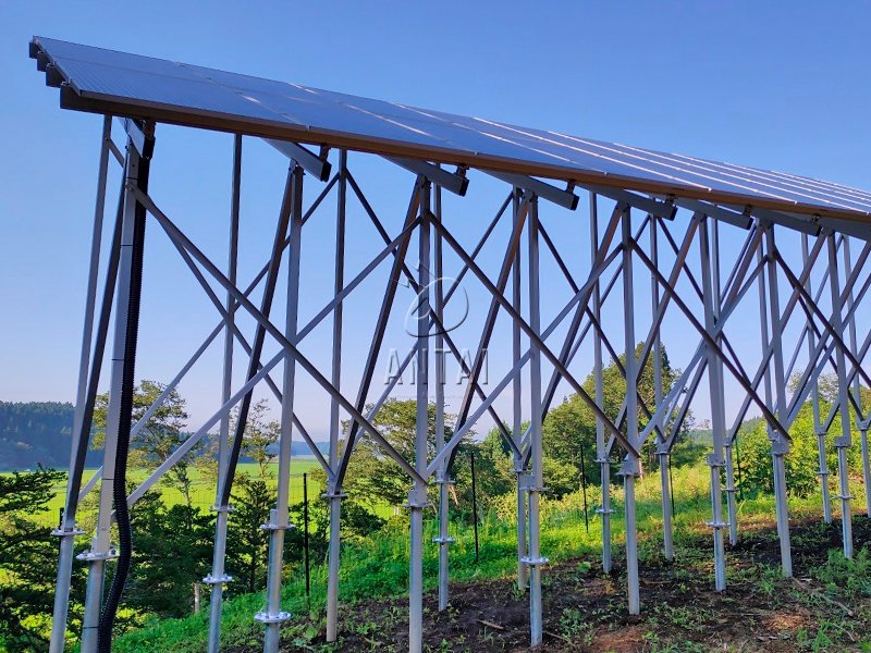 Antaisolar's tweet image. #ProjectinJapan Take a look at this neat ground-mounted solar plant on the green slope! Aluminum solar structure provided by Antaisolar, which can easily fit different terrains, saving for site modification and easy mounting.
#Groundsolar #Solarenergy #Carbonzero