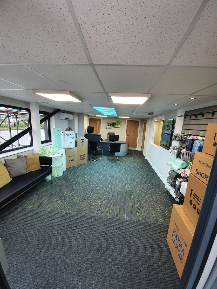 ❗ Update ❗

Here's how our Reception is coming along in Widnes! More to come! 😅

Pop by to take a look if you require any packaging, storage or workspace and we'll be happy to help 😊

#thestorageteam #widnesbusiness #packaging #storagesolutions #storage