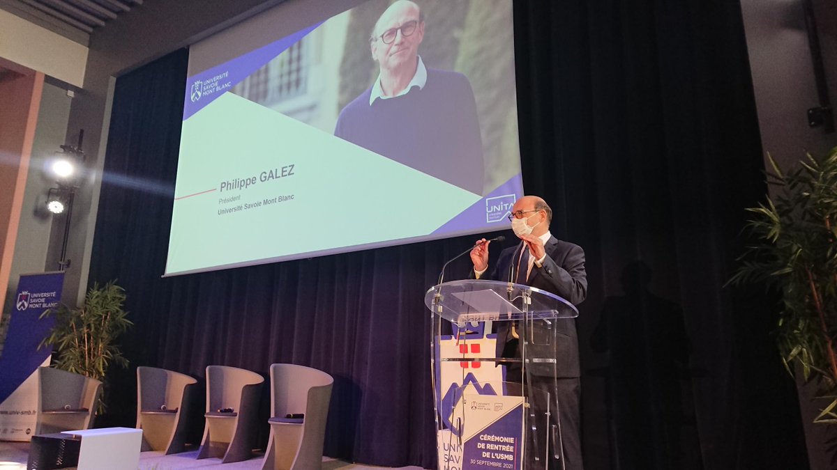 Univ_Savoie's tweet photo. Ouverture de la cérémonie de rentrée de l'#USMB avec Philippe Galez. Une rentrée placée sous le thème de l'innovation et de l'entrepreneuriat étudiant ! #rentrée2021 https://t.co/tHDl0RHxvh
