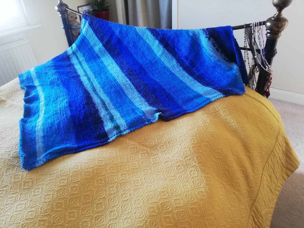 TropicClaraLou's tweet photo. Here are a couple of double size blankets and throws I have made. They are made to order in any colour you want, but take a while to knit in a double thickness for extra warmth, so contact me if this is your Christmas dream. 🎄🎅💕 #elevenseshour #MHHSBD
https://t.co/JXVj8pa6kK https://t.co/5jcRuyZnDh