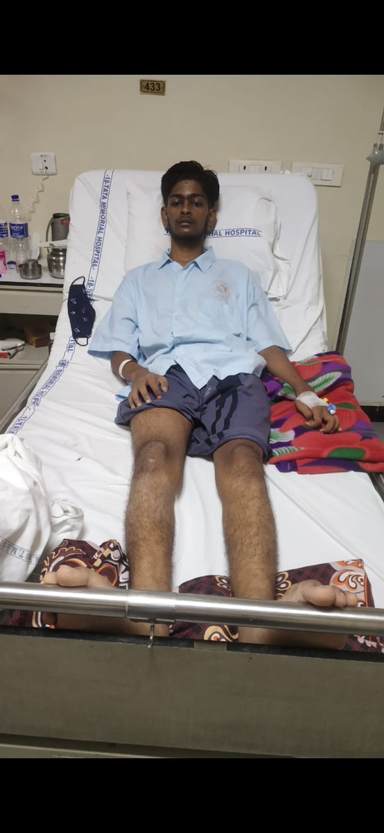 PrashanshaAg13's tweet photo. Hello @SonuSood sir. My brother is diagnosed with AML and his treatment is ongoing in Tata memorial hospital bombay.We're unable to afford the cost of his treatment.Please help us . We really need it urgently.@IlaajIndia @SoodFoundation @931Samaira @vishallamba20 @GovindAgarwal_ https://t.co/Q6wMzHYYtC