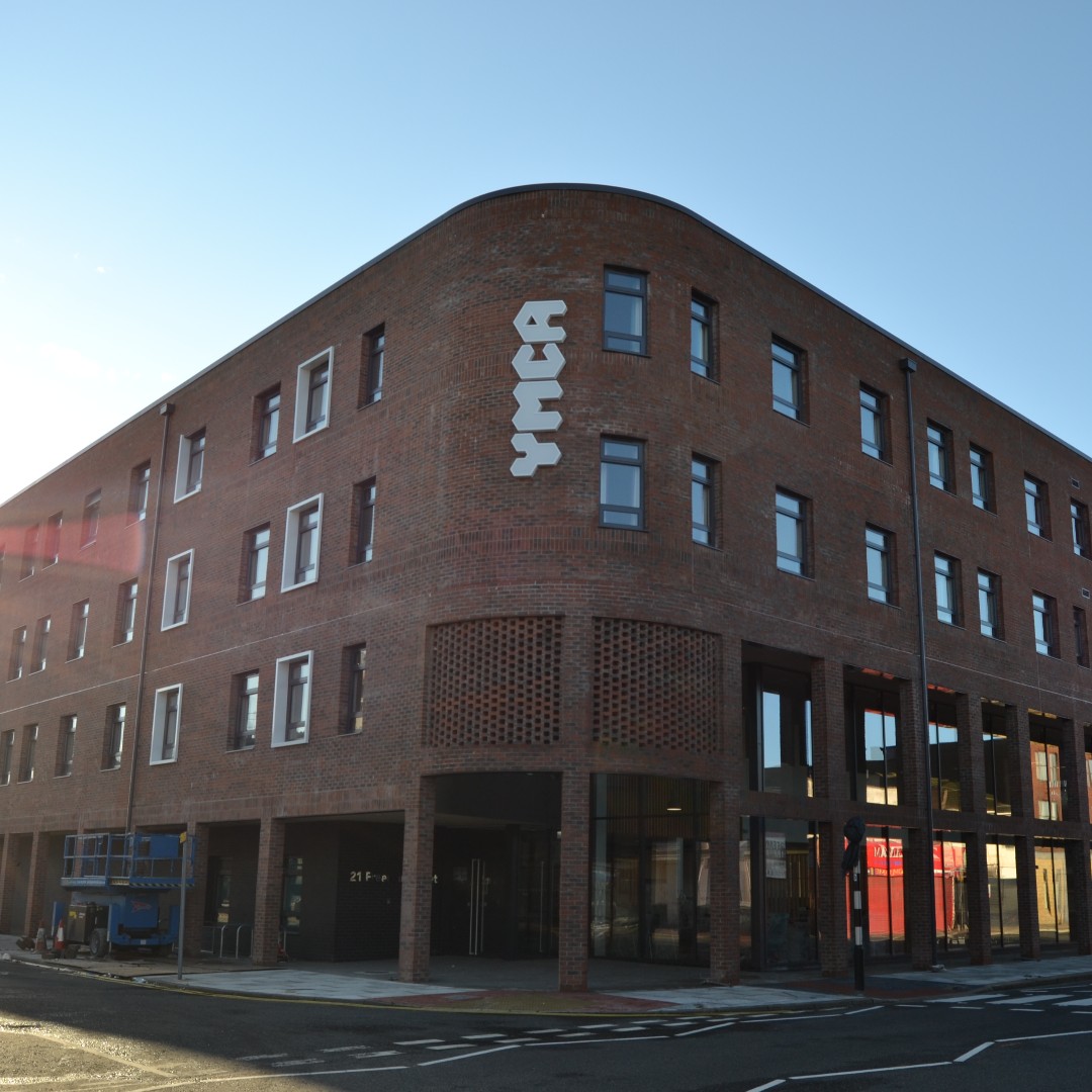 YMCAHumber's tweet photo. 👏👏We did it!👏👏

Yesterday we undertook the huge task of moving all our residents from Peaks Lane and The Foyer to our new building 21 Freeman Street.

A huge thank you to all the staff, residents and volunteers who helped move everyone across. 👏👏 https://t.co/MRIzW0allO