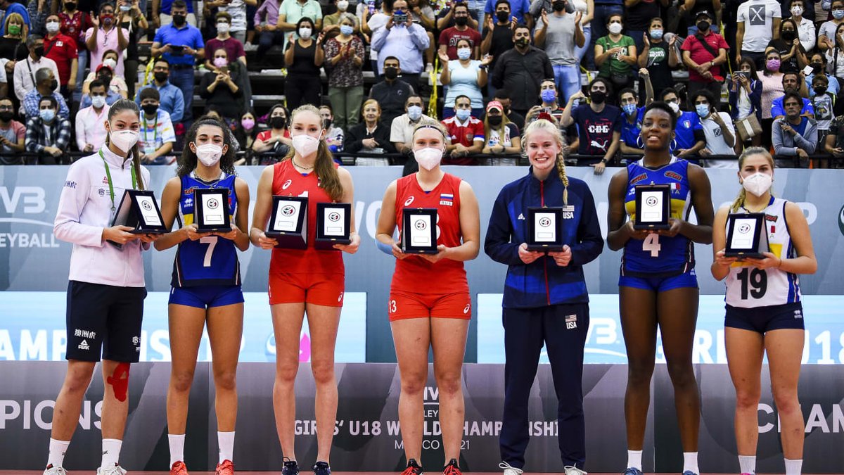 Russia 🇷🇺 and Italy 🇮🇹 on the podium of the 2021 FIVB Girls’ U18 World Championship 👏🏻

📸 <a href="/volleyballworld/">Volleyball World</a>