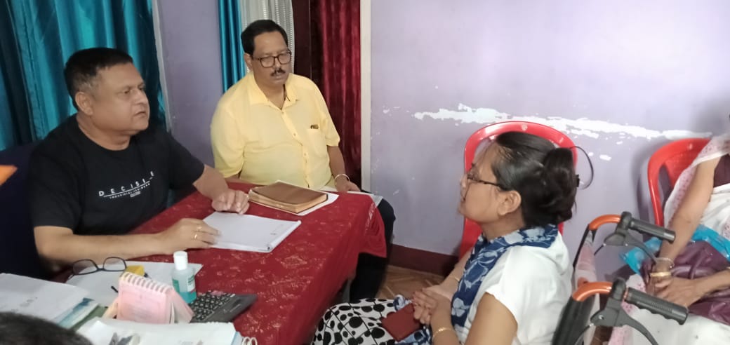 আজি আমাৰ বিশ্বনাথ সমষ্টিৰ(৭৬ নং বিধান সভা সমষ্টি ) বিধায়ক মহোদয়ক SMA আৰু Risdiplamৰ সন্দৰ্ভত অৱগত কৰাৰ মূহুৰ্তত । তেখেতে এই বিষয়টো অসমৰ সন্মানীয় মুখ্যমন্ত্ৰীৰ ওচৰলৈ আগবঢ়াই নিব বুলি আমাক আশ্বাস দিয়ে । 
<a href="/himantabiswa/">Himanta Biswa Sarma</a> 
<a href="/CMOfficeAssam/">Chief Minister Assam</a> 
<a href="/pallablochandas/">Pallab Lochan Das</a> 
<a href="/keshab_mahanta/">Keshab Mahanta</a>