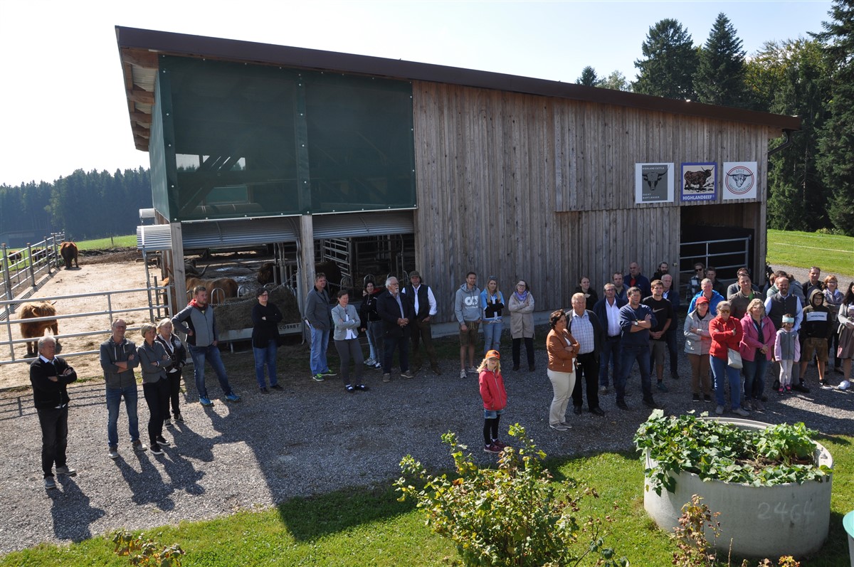 beefcattle_at's tweet photo. Kürzlich fand das Treffen der Salzburger Hochlandrinderzuchtbetriebe statt. Die Robustrinder eignen sich für extensive Rindfleischproduktion, das Fleisch wird meist direkt vermarktet und schmeckt vorzüglich. 
#fleischrinder #hochlandrind #grasstobeef

https://t.co/vGhVJlcscq https://t.co/HtZmkDYsdv