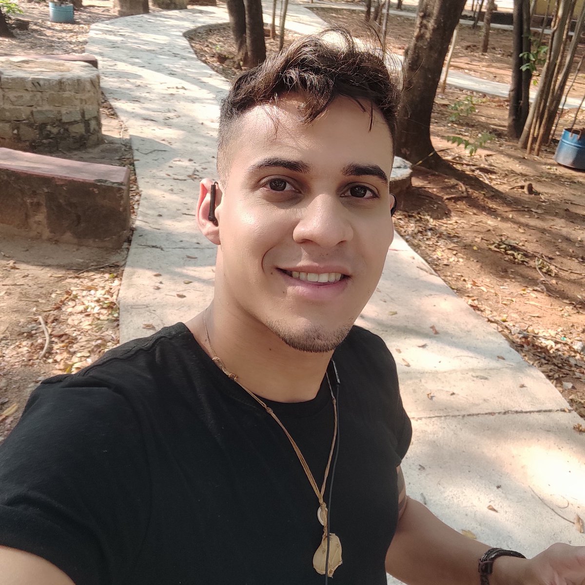 DivinoBatistaOf's tweet photo. Não diminua QUEM VOCÊ É pra caber no mundo de outro alguém. 🤦🏻
Ame com TUDO ❤️🙏🏻🙌🏻

#divinobatista #machomoda #go #porangatu #gyn #goias #reflexao #sexy #sorriso #sejavoce #seame https://t.co/k778c43uYu