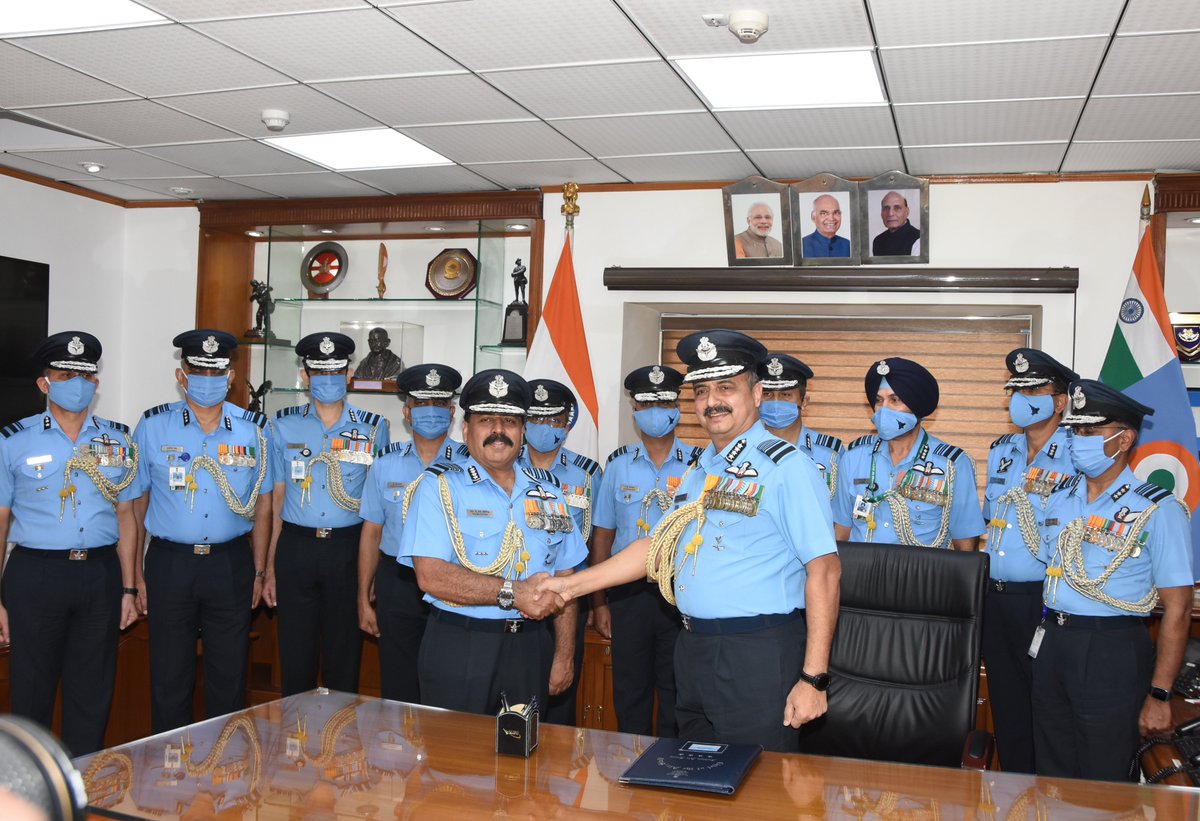 IAF_MCC's tweet photo. Air Chief Mshl VR Chaudhari took over command of the #IndianAirForce as its 27th Chief from Air Chief Mshl RKS Bhadauria on 30 Sep. Air Chief Mshl Chaudhari, commissioned in Dec 82 in the fighter stream of #IAF, was the #VCAS prior to taking over as #CAS https://t.co/QVnreNgQ8L