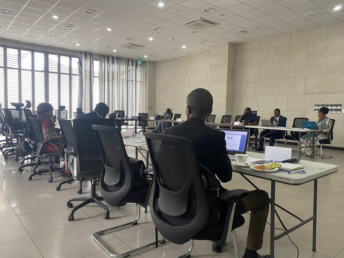 BlaiseNdola's tweet photo. Tout est fin prêt pour la session de formation avec les parlementaires sur la législation du numérique en RDC, la sécurité numérique et la protection des données dans le cadre du #FIFAfrica21 par @RudiIntl @cipesaug à #Kinshasa #RDC #smartrdc https://t.co/RvmA4jR7b3