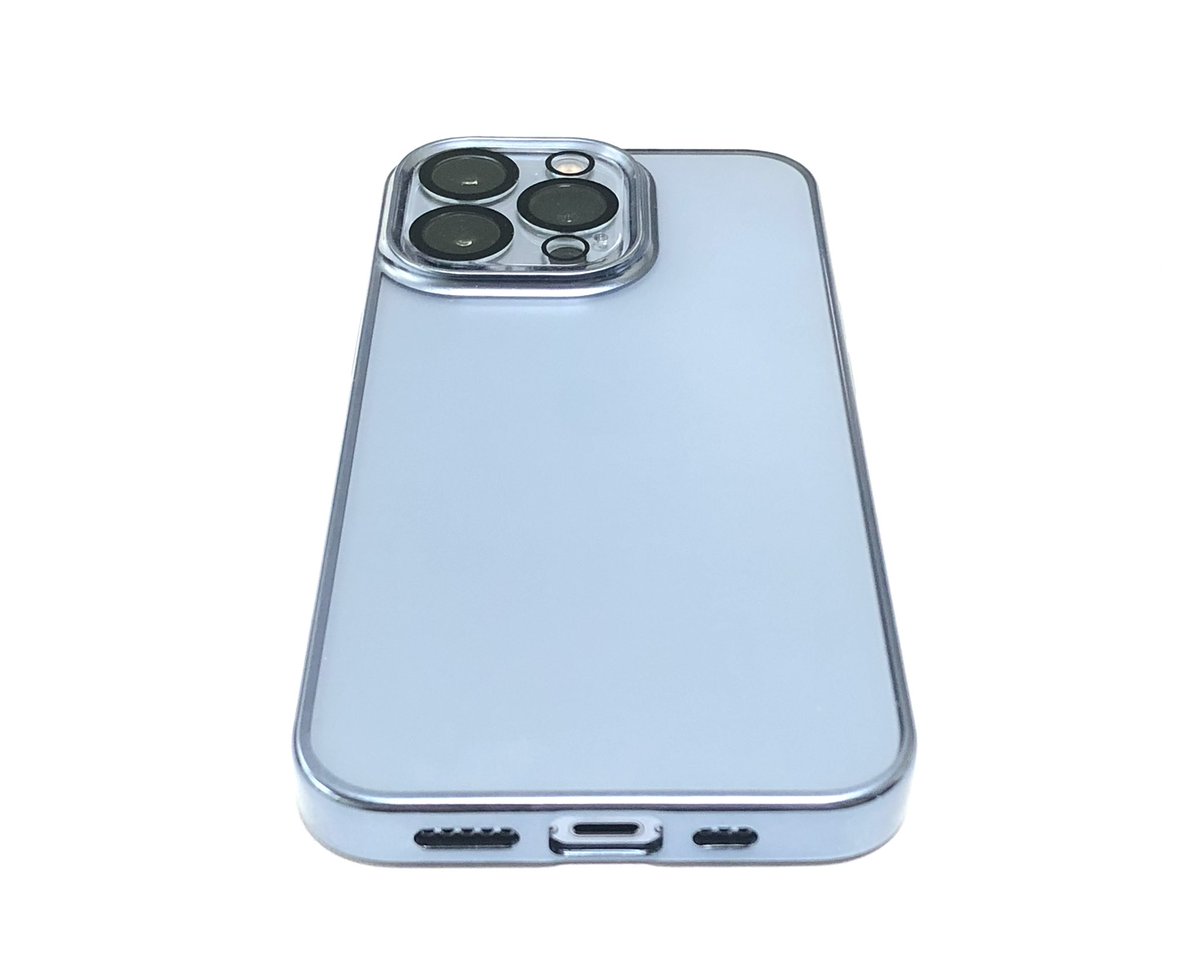ORANGA_JP's tweet photo. メッキ風枠のつや消しTPU製ソフトケースのサンプル実写
(シエラブルー)
(iPhone13 Pro &amp; iPhone13 Pro Max対応)
開発&amp;量産中です！
ご期待ください！

#iPhone13Pro #iPhone13ProMax #ORANGA #スマホケース https://t.co/1CbyRhE76d