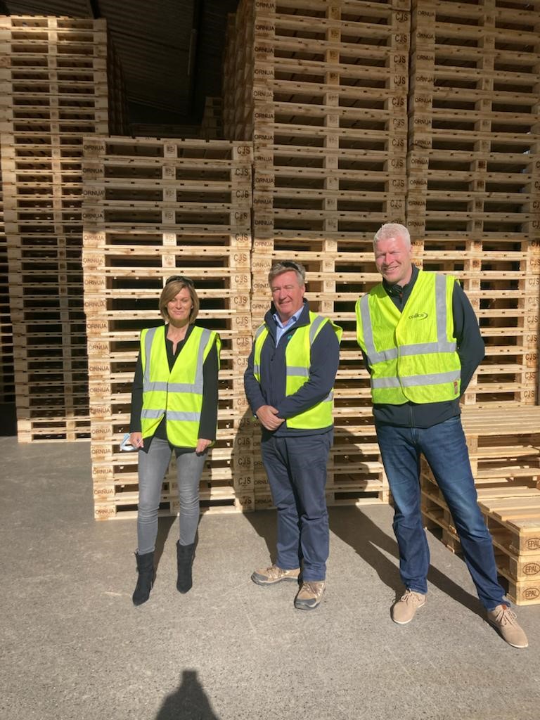 CJ Sheeran Ltd were delighted to welcome a visit from senior Coillte personnel, Clodagh O Reilly ,Fintan O Brien and Stephen Lynch, today at our plants in Mountrath and at Coolrain Sawmills in Co Laois. 
#Coillte #forestry #palletsmovetheworld <a href="/coilltenews/">Coillte</a>