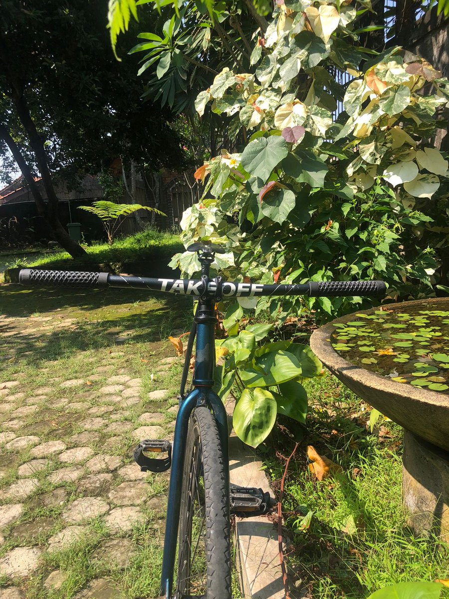 bbbbedul's tweet image. FORSALE!

WTS Moongoose maurice ala ala Tracklocross
-stem nuke
-saddle san marco
-stang takeoff bengkok
-grip vanscult
-ws bawaan weinnman
-ban continental country ride 700x28c
-crank set bawaan 46t
-cog 17t
-seatpost bawaan moongoose

PRICE : 3.400.000 nego
Lokasi Bogor #fnfjb
