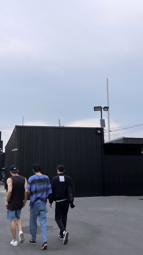 offguning's tweet photo. SO SEXC 🔥🔥 https://t.co/1XipFXKHEx