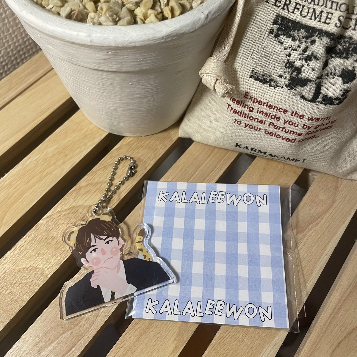 dhjxocmdhs's tweet photo. (RT) สุ่มแจกพวงกุญแจมาร์ค 2 รางวัล
🎉เพียงแค่รีทวิต
📦ขอคนสะดวกออกค่าส่งนะคะ
ประกาศผล 1 ต.ค. 20.00
 #Sticker6thWin https://t.co/YHr8OYZcfp