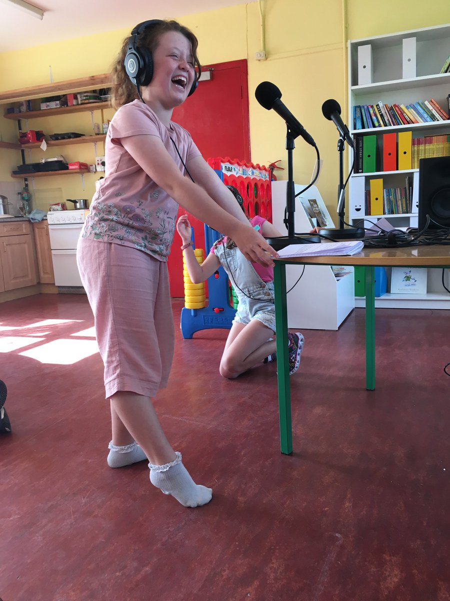 smnbereisland's tweet image. Recording our September Review #CreativeSchools #WritingforRadio ⁦@PDSTLiteracy⁩ #BereIsland