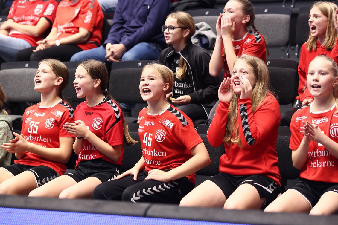 Vi vill rikta ett stort tack till alla 1069 personer som tog sig till arenan ❤️Vi är så glada över att ha er tillbaka och vi hoppas att vi ses igen nästa hemmamatch #guifhjärta #banken_eskilstunaguif #idrottsevolution #hummelsports