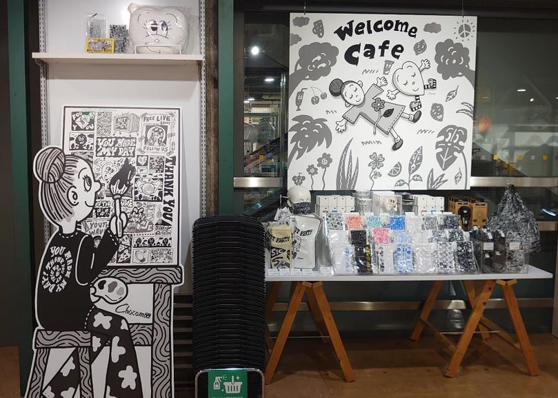 Chocomoo_Exh's tweet image. 【Welcome cafe by.Chocomoo(チョコムー)】
10月に入り #梅田ロフト でのショップも閉幕が近づいてまいりました😢
#マスク #バンダナ #エコバッグ など普段遣いにぴったりのアイテムが並んでおります❣
#Chocomoo さんの世界でお買い物をお楽しみください💓

loft.co.jp/shop_list/info…