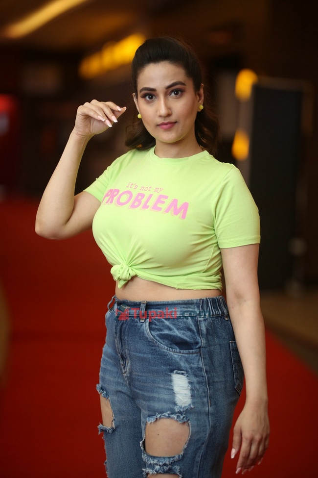 FAi0MaHUYAI-8a5?format=jpg&name=medium