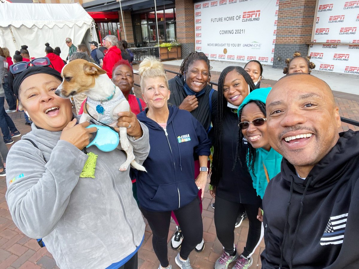 CuyahogaHousing's tweet photo. CMHA supported the @AmHeartOhio through fundraising activities and walking in the #CLEHeartWalk. Thank you to the CMHA staff and the community for taking part in such a worthy cause and making an incredible impact! #CMHACARES https://t.co/yRU7W7c1I4