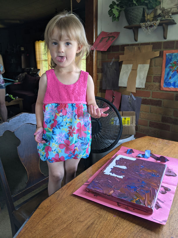 lapheadstart's tweet photo. Emilia (smiling for her photo 😝) is very proud of her artwork, and so is her mom! On the wall behind her, you can see artwork from previous visits, outdoor art, and cutting and pasting. Keep building those awesome skills, Emilia! https://t.co/qZlvrbk71l