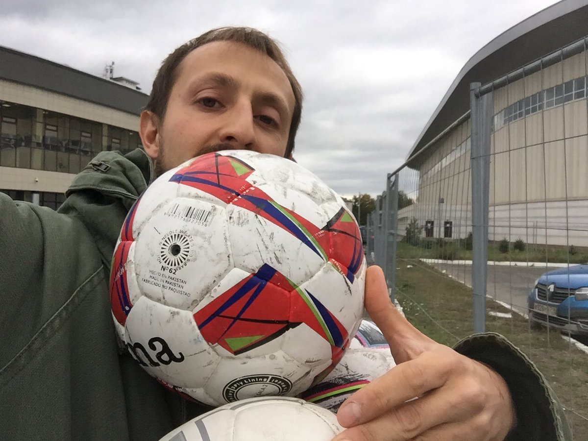 We asked - the universe answered!Friendly present of life-worn dusty balls from the Kazan Mini-Football Federation💥

Let's try to patch it up and breathe in a second life. For rural areas, anything will do 😂