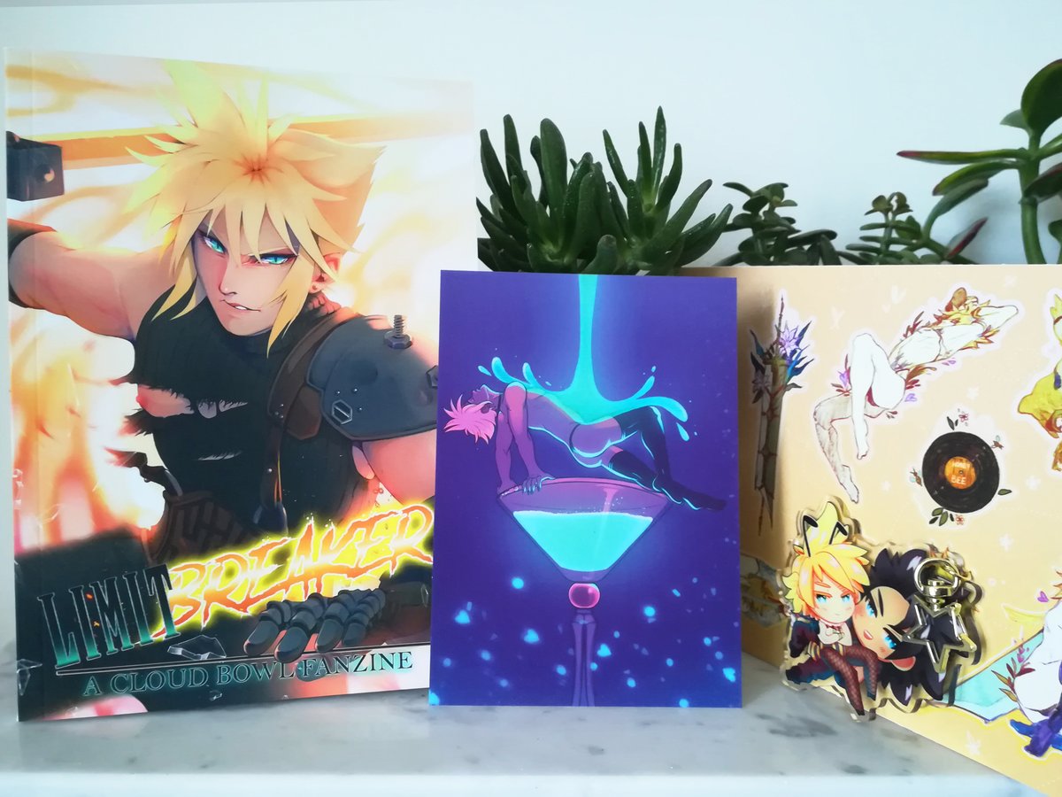 I got my beautiful contributor copy of <a href="/LimitBowl/">Limit Breaker Zine (no longer monitored)</a> !
I'm so happy to be in this zine it was a fantastic project 💕✨