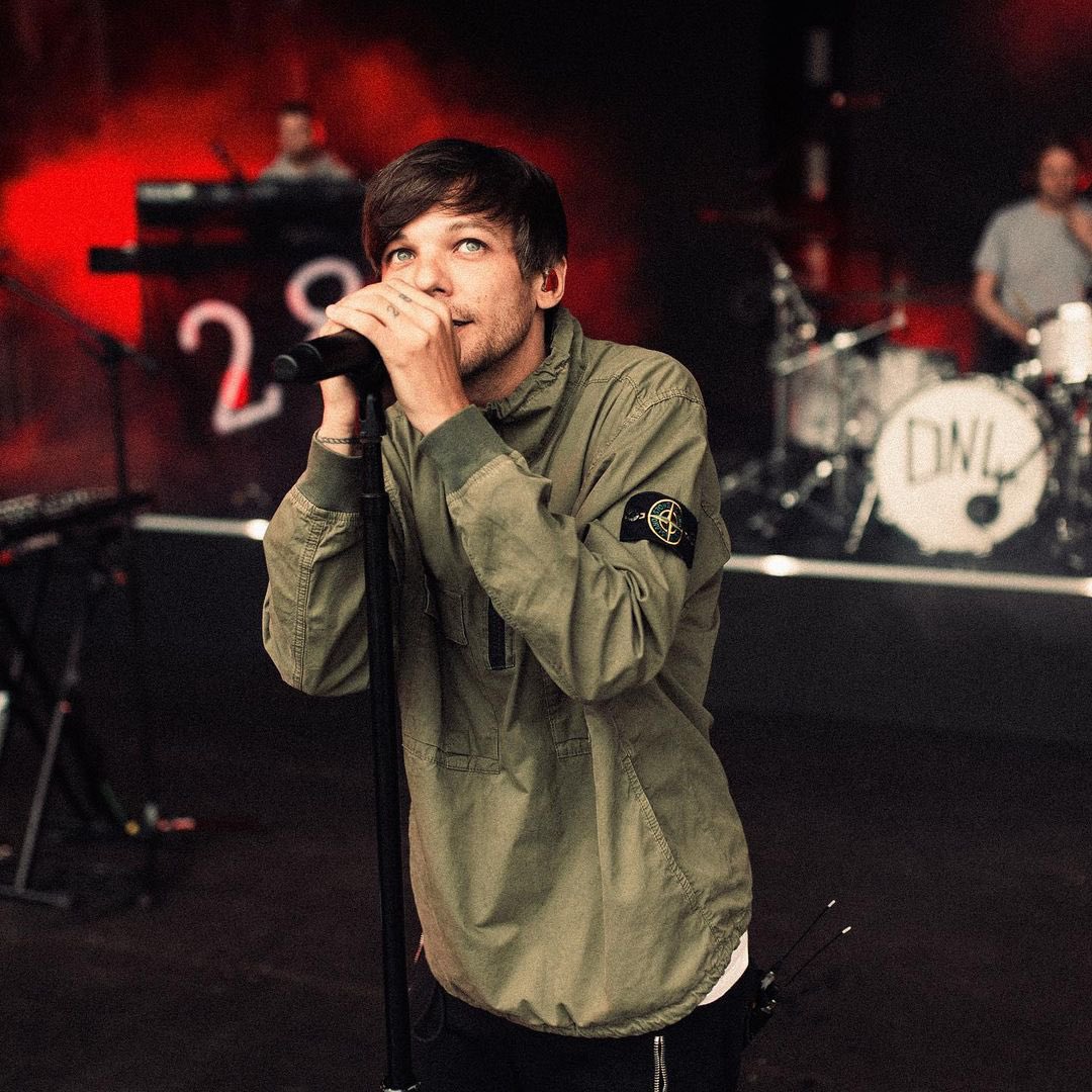 📸| Louis via his Instagram! ‘DN4’