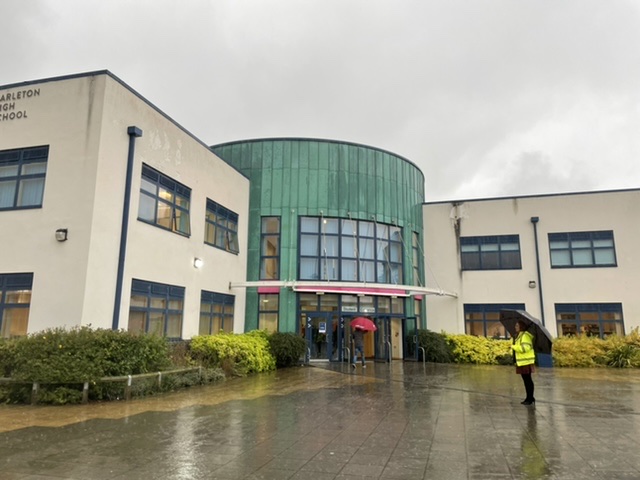 PATCarletonHigh's tweet photo. It may be pouring down but you'll still get a warm welcome at our Open Evening. Thanks for braving the weather...the show goes on!☔️🌧️🌂
#CarletonHighSchool #Openevening #niceweatherforit https://t.co/ddiMT3MrVO
