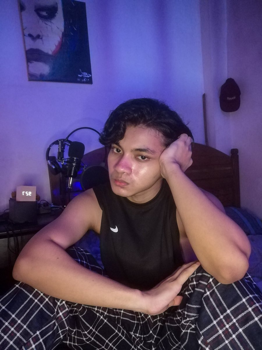 pee_wolf's tweet image. HBD. Wake up