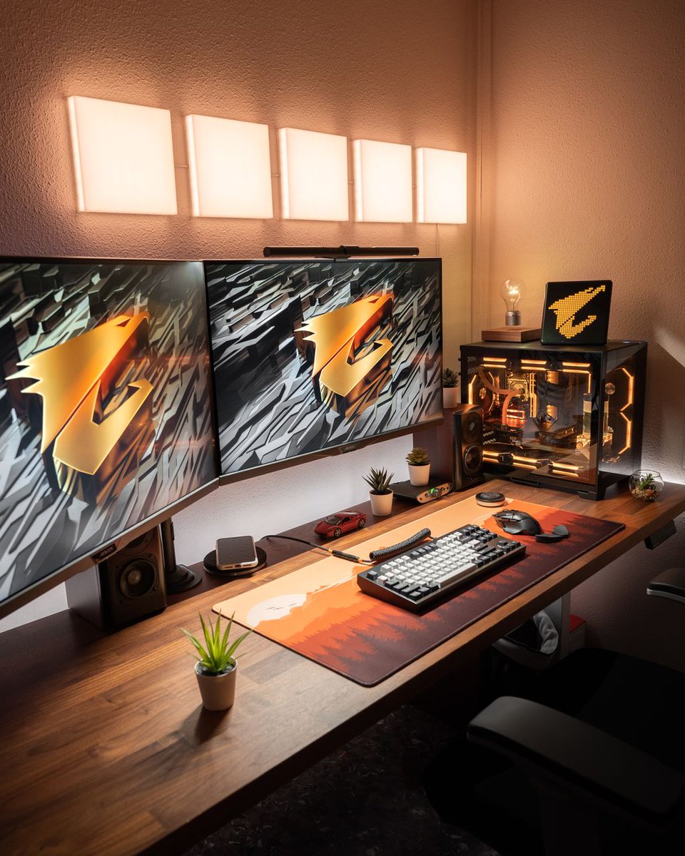 AorusOfficial's tweet photo. Dailysetuptech just upgraded his PC Setup with a monitor of high resolution, good color accuracy - the FI32U!🔥
Want one? 😏 Easy Peasy!
Join #AORUSSetUp, share your PC setup, and win your own FI32U! >>https://t.co/oNxMzWaRgd
#AORUS #AORUSSetup #AORUSCHALLENGEMODE #FI32U https://t.co/AHm9UCvMdy