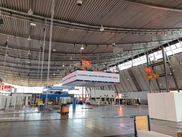 Motek_Messe's tweet photo. The Arena of Integration and the exhibitor booths at the 39th #Motek2021 and #Bondexpo2021are taking shape. What will they look like when finished? You can see that on Tuesday @Messe_Stuttgart. See you there! 😁👏
#boothconstruction #tradefair #production #assembly #automation https://t.co/SqxJ0AVuoo