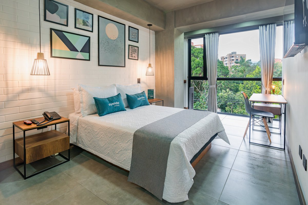 IDB_Lab's tweet photo. 🗣️ @IDB_Lab invierte en @Ayendahoteles para apoyar a pequeños y medianos hoteles independientes en #AméricaLatina.
 
Lea más sobre el impacto que esto tendrá en la industria hotelera de la región y su recuperación 👉 https://t.co/7YU3m1dREy https://t.co/MWSZ6sMjNH