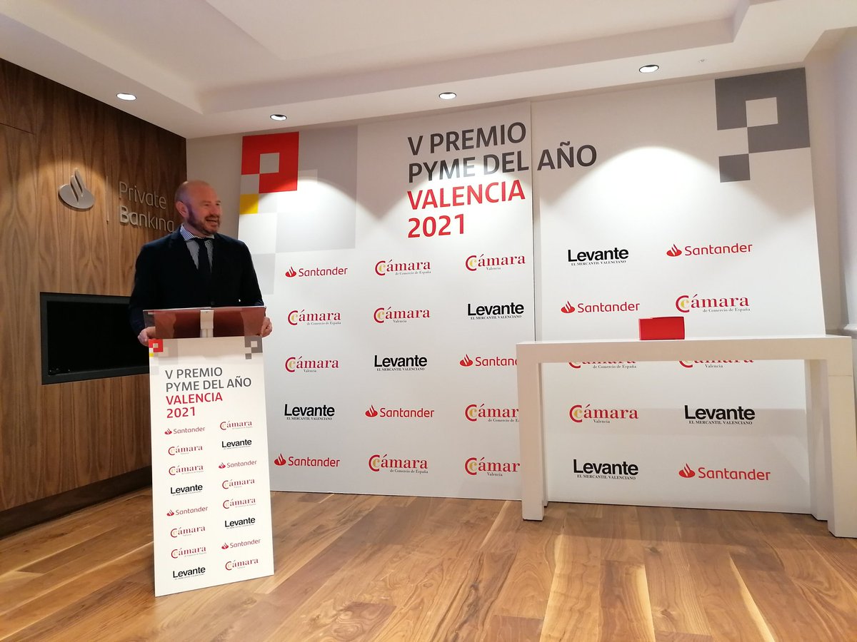 El presidente de <a href="/dipvalencia/">Diputació de València</a> <a href="/ToniGasparRamos/">Toni Gaspar Ramos</a> clausura el acto de entrega de Premios Pyme del Año en Valencia organizados por <a href="/bancosantander/">Santander</a> @camaravalencia <a href="/CamaraEspanolaP/">Cámara Oficial de Comercio de España en el Perú</a> y <a href="/levante_emv/">Levante-EMV</a>. Enhorabuena a la ganadora del premio del año, Aerox, y otros galardonados.