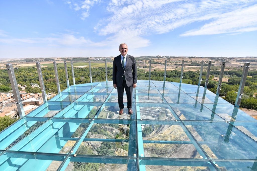 Münir Karaloğlu