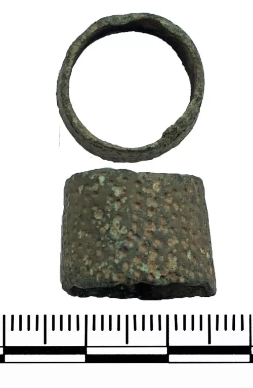 CrapFinds tweet media