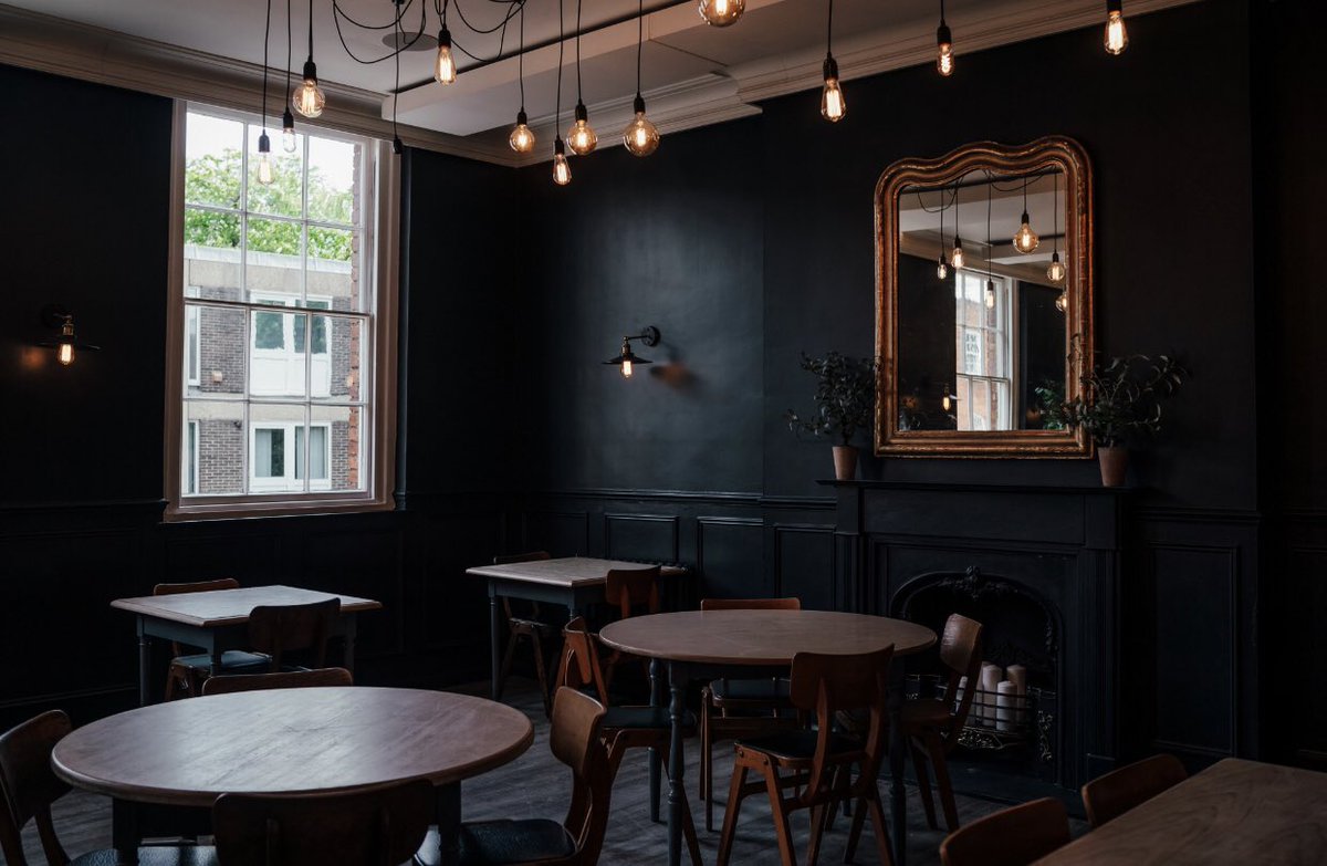 Have you paid the 'black room' a visit yet? To book a table, head to the link in our bio - what are you waiting for? 🍽️