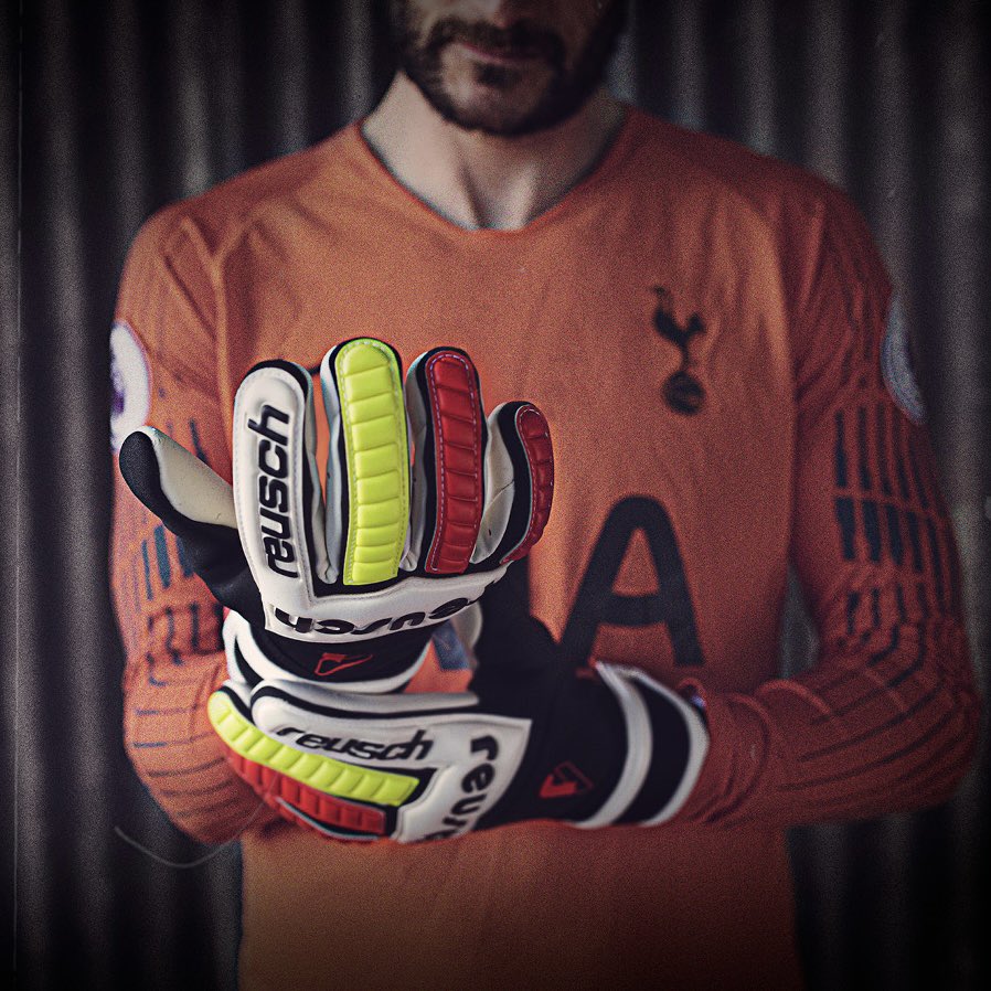 In the best hands 🙌

The new <a href="/reuschgking/">@ReuschGKing</a> Legacy GK gloves are online now 📲 

To shop 👉 bit.ly/Reusch_GKGloves