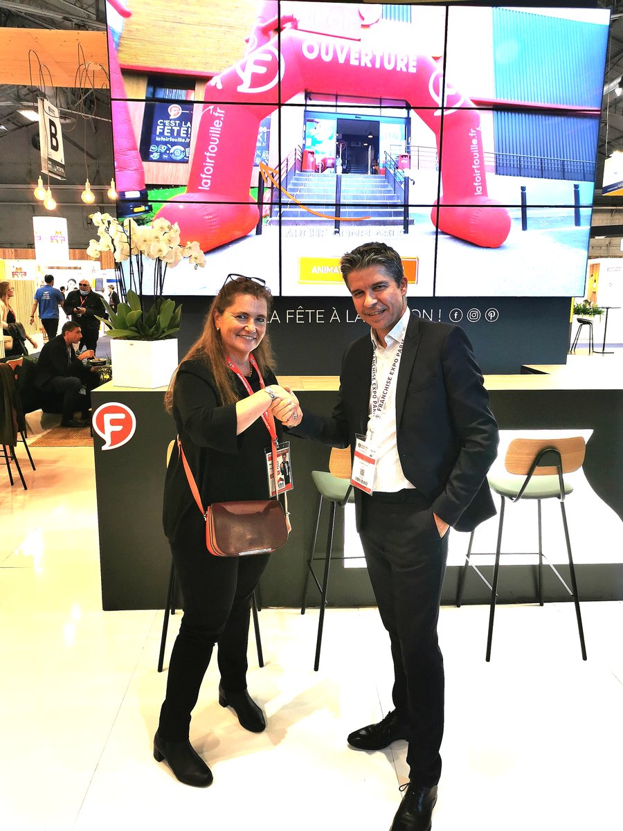 FDumartin's tweet photo. C'est avec un immense plaisir que l'équipe des Arches Métropole a pu se rendre au salon @Franchise_Expo 2021 après 1 an d'arrêt. Ce fût l'occasion de saluer nos proches partenaires tel que @Darty_Officiel ainsi que @lafoirfouille.

#FranchiseExpo #Event #Tbt #2021 #partner https://t.co/UrEiVO94Tn