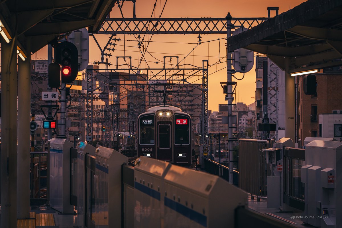 阪急神戸三宮駅 今日の夕焼けその A6600 Hyfilterpic Twitter Com Enrrbgcaml Yuu U001
