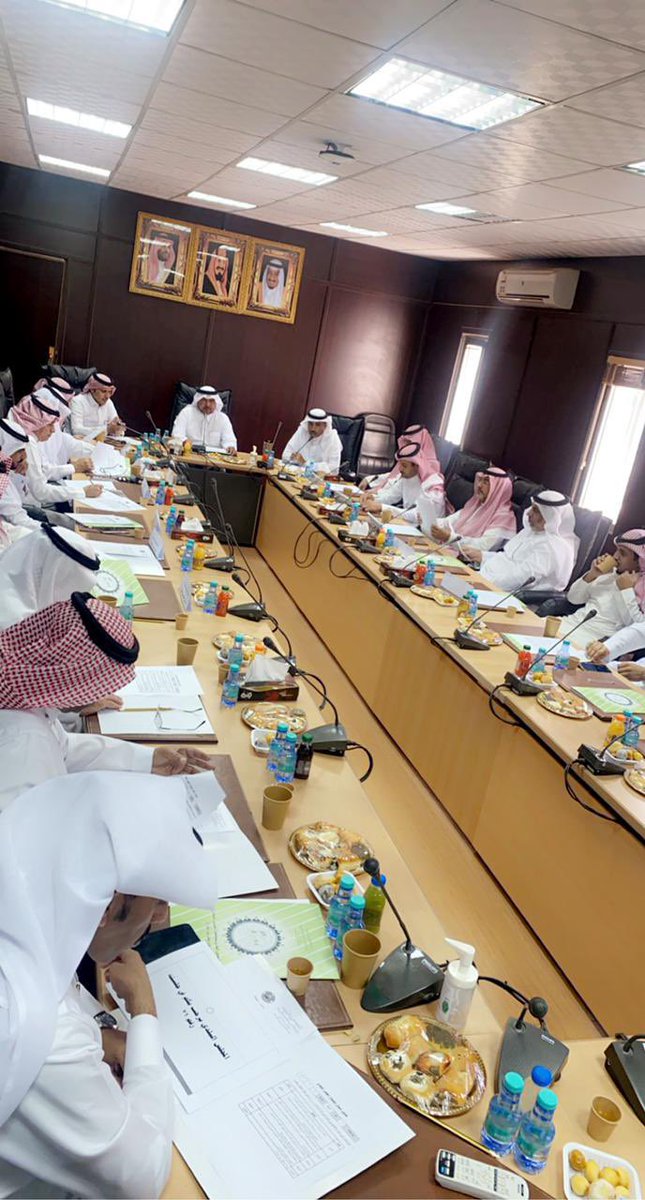 mg_khamis's tweet photo. #المجلس_البلدي_بمحافظة_خميس_مشيط يجتمع يوم امس مع رئيس مركز تندحة ورئيس فرع البلدية وأهالي #تندحة لدراسة احتياجات المركز https://t.co/GVqEkljlvk