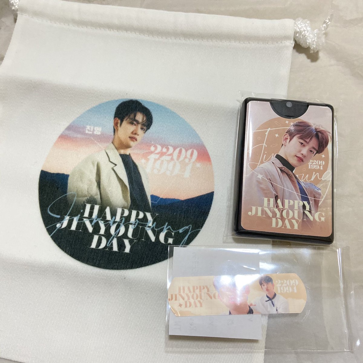 sqrtleto's tweet photo. กอวน้องจินยองมาถึงแล้วนะคะ น่ารักสุดๆเลย ขอบคุณมากๆเลยนะคะ💖💖 #MeAmMBReview https://t.co/terQp8v3FH