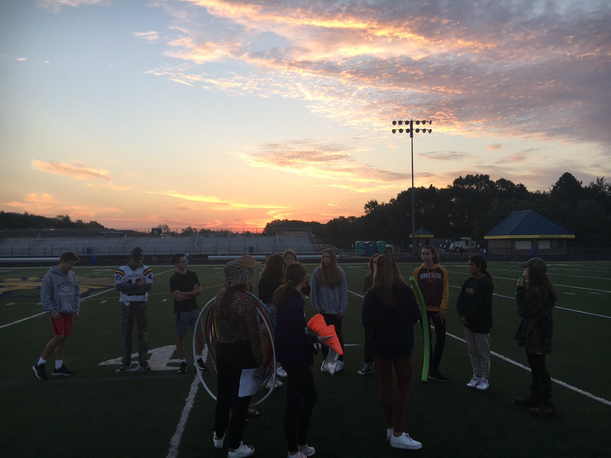 <a href="/MahtSLC/">Mahtomedi SLC</a> is up on the turf before sunrise getting ready for tomorrow’s Homecoming Pepfest!!  A truly amazing and dedicated group! #WeAre832 <a href="/MahtomediPride/">Mahtomedi Activities</a>