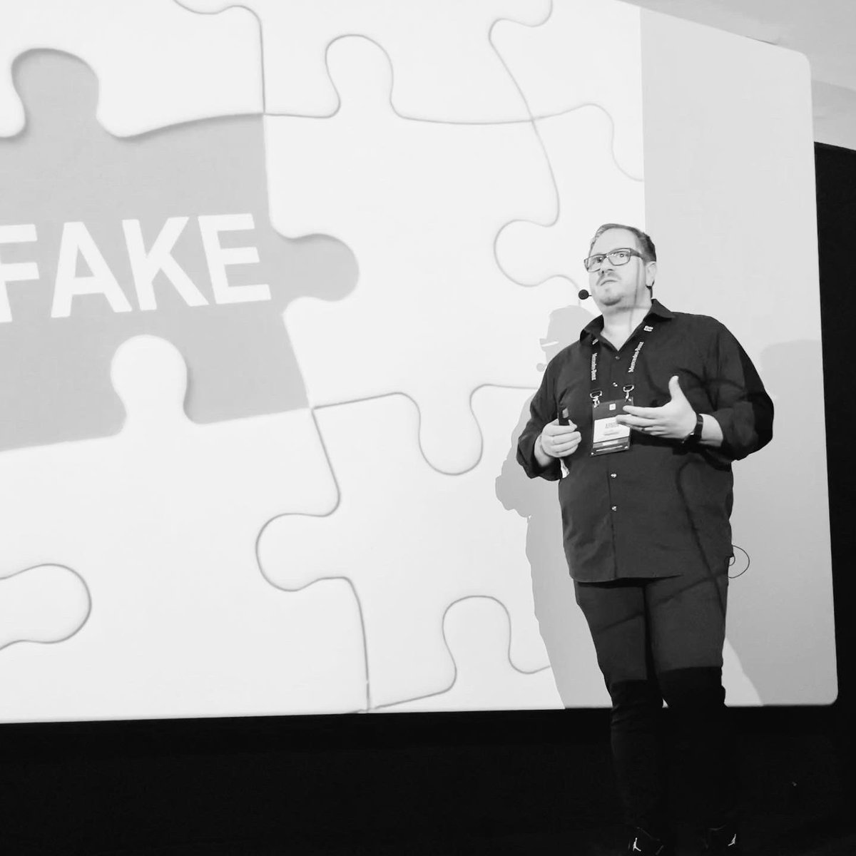 ArminRogl's tweet photo. 45Minuten bei 15seconds 👏

#relevanz #onlinemarketing #werbunglügt @MediaBrothers @wethinkahead https://t.co/x2Hb1qA3De