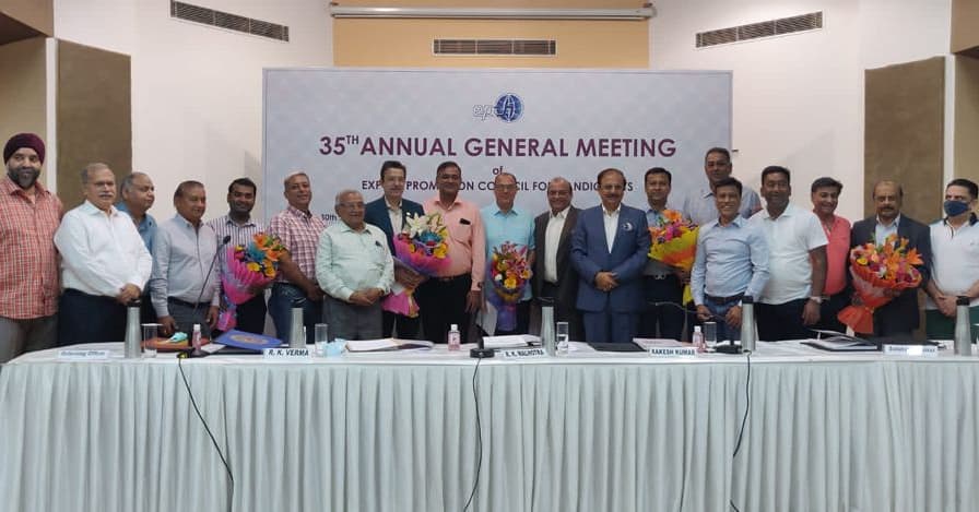 epchindia's tweet photo. The 35th #AnnualGeneralMeeting (AGM) of the #ExportPromotionCouncil was held today at #NewDelhi.
The Chairman informed those present about the exports of #handicrafts & activities undertaken by EPCH.
#Elections were also held to appoint various members from different regions. https://t.co/kuRMVcR1qX
