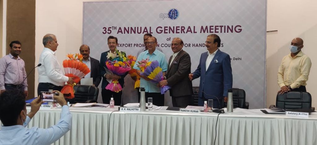 epchindia's tweet photo. The 35th #AnnualGeneralMeeting (AGM) of the #ExportPromotionCouncil was held today at #NewDelhi.
The Chairman informed those present about the exports of #handicrafts & activities undertaken by EPCH.
#Elections were also held to appoint various members from different regions. https://t.co/kuRMVcR1qX