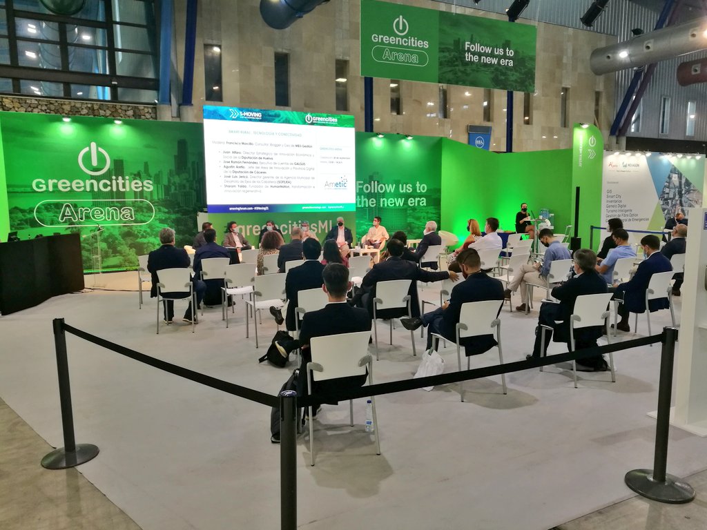 forogreencities's tweet photo. 🔊 Última mesa redonda del "Greencities Arena" de #GreencitiesMLG ➡️ "Smart rural, tecnología y conectividad" | @fmorcillo @AMETIC_es @DipuHU
@galgus_ @DiputacionCC #HumanNation #SOFOJEA | Hablando sobre conectividad y 5G en zonas rurales. https://t.co/fxuZ6mRXZO