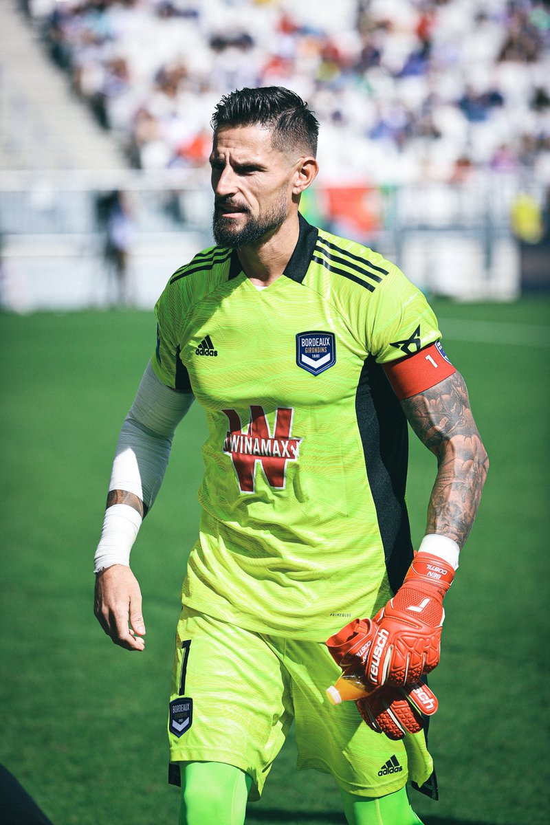 girondins's tweet photo. Benoît Costil en @equipedefrance (avec @jkeey4 et @atchouameni ) ! 💙
Notre dernier rempart a été convoqué pour le "Final 4" de la Ligue des Nations 👊 https://t.co/wVI30TtWcd