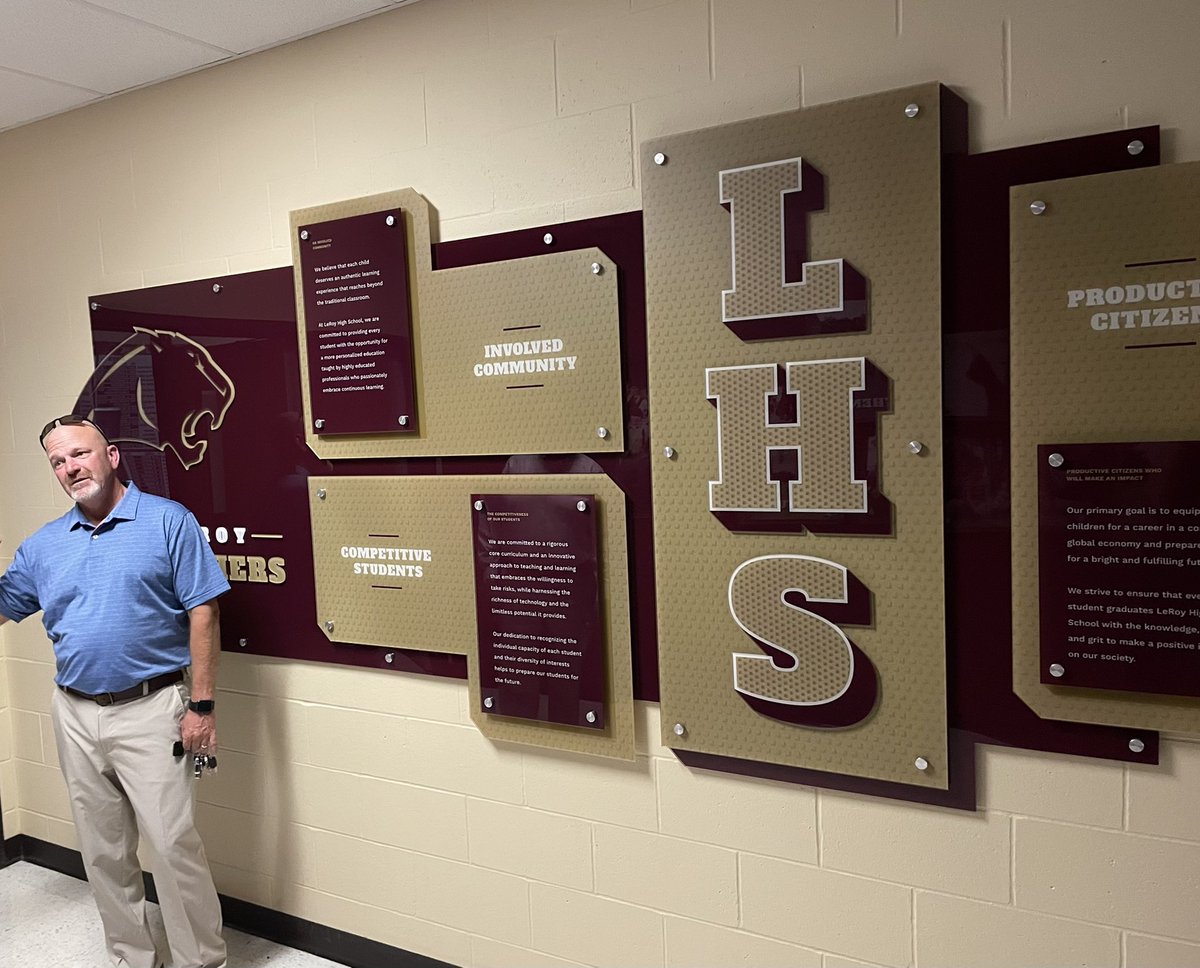 LoriFHopkins's tweet photo. Was so fortunate to serve on an Engagement Review in @LeRoyCUSD2 and the lead evaluator and I got an after hour tour of the district by Superintendent Tipsord! Pretty impressive! 💛 @CogniaOrg 
#involvedcommunity #connectedstudents #productivecitizens https://t.co/3hFx6fO1aD