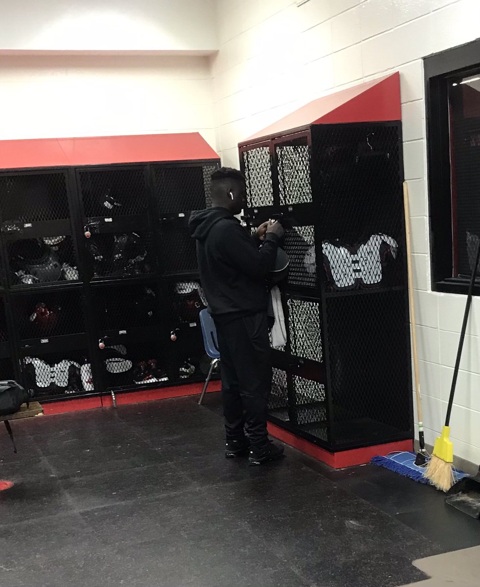 Love seeing growth in our players. Workouts/Film Study start at 8:40, but our starting RT showed up at 7:45 to help with laundry and clean the locker room. Leaders Lead.