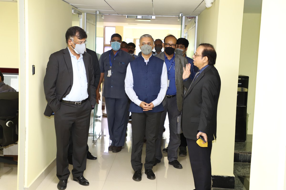 IDRBT's tweet image. Glimpses from the visit of Prof. Sachin Chaturvedi, Member, Central Board, RBI &amp;amp; Shri T. Rabi Sankar, Deputy Governor, RBI, to IDRBT on September 30, 2021. 
Details @ idrbt.ac.in/ethicallab_sep…
#idrbt #ethicalhacking #NewBeginnings