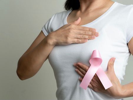 HoraCero_MX's tweet photo. En México se detectan 30 mil casos de cáncer de mama al año @FUCAMM  https://t.co/mj6NdzVMk6 https://t.co/hZBu1fkJOG